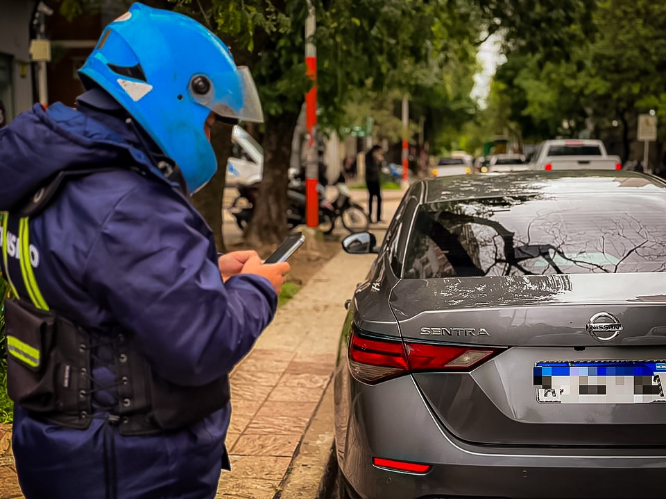 2316414-el-municipio-de-resistencia-recuerda-que-esta-prohibido-estacionar-mano-izquierda-en-69024b1b34993