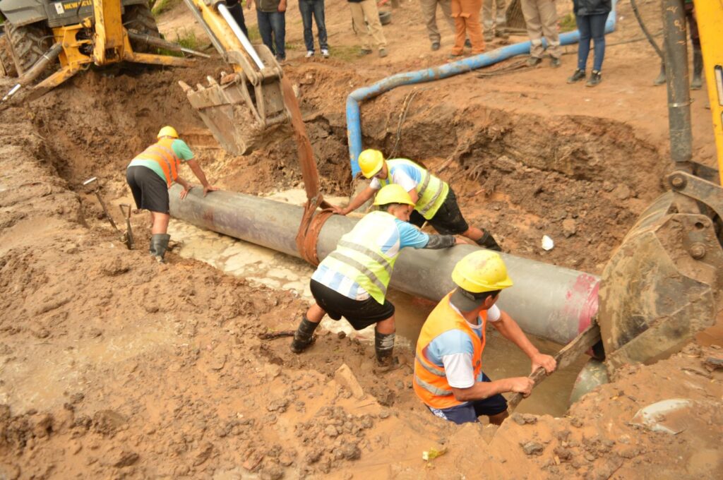 2322031-sameep-reparo-el-acueducto-norte-y-normalizo-el-servicio-en-resistencia-y-barranqueras